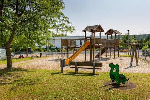 Kletter- und Sandelbereich auf dem Spielplatz an der Crantzstraße
